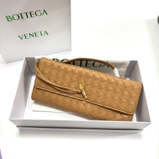 Bottega Veneta Clutch Bags